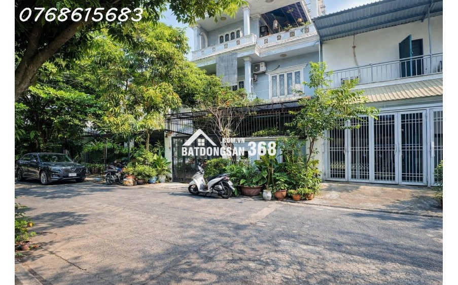 Bán biệt thự ven sông kề Gigamall Phạm Văn Đồng, Thủ Đức: 129m2, 3 tầng, 6PN, 16.5 tỷ - Sổ hồng, giá tốt, ở ngay!